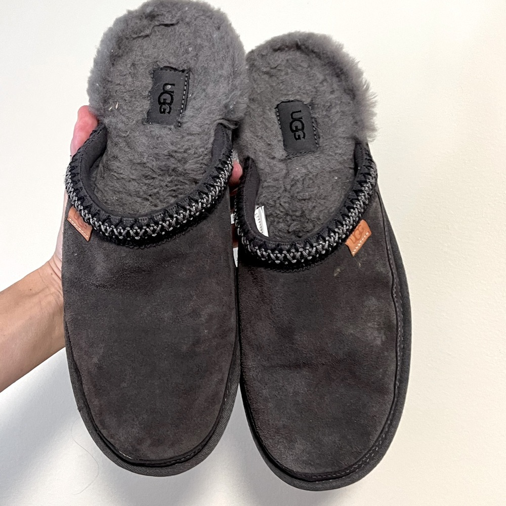 UGG SLIP ONS
